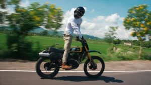 How to Stretch While Riding a Motorcycle