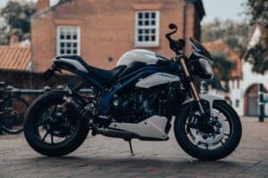 Can a Beginner ride a 1000cc Motorcycle?