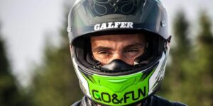 How To Clean Motorcycle Helmet